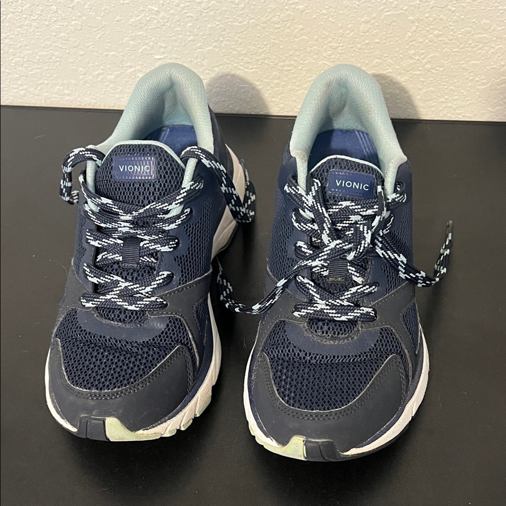 Vionic Women’s Dark & Light Blue Sneakers